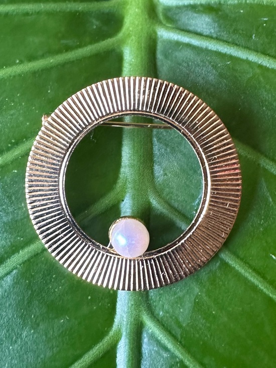 Jewelry - Gold-Tone Circular Brooch with Iridescent Pearl